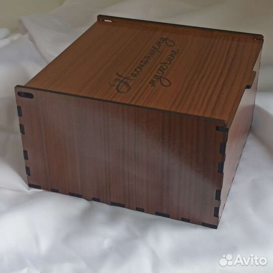 Коробка подарочная деревянная