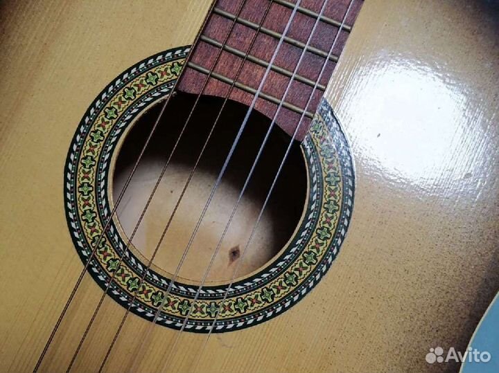 Классическая гитара 4/4