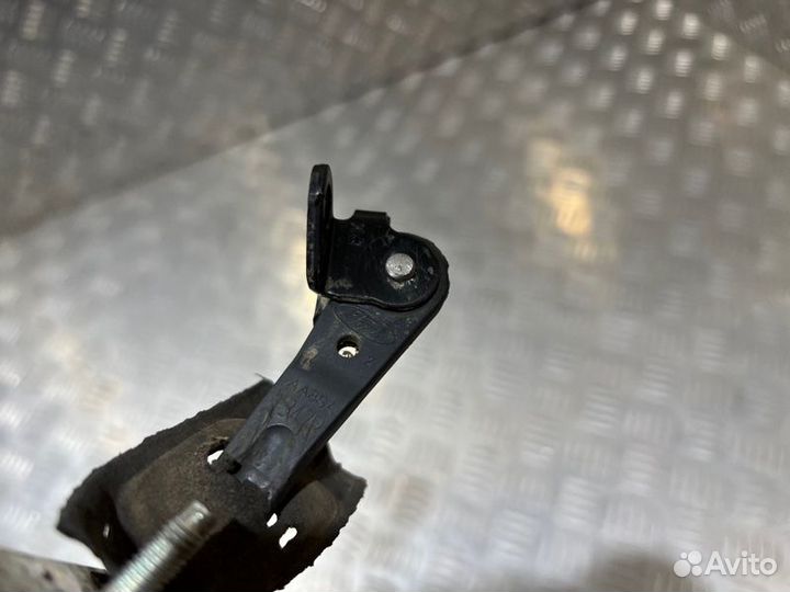 Ограничитель двери передний левый Ford Transit 2.4