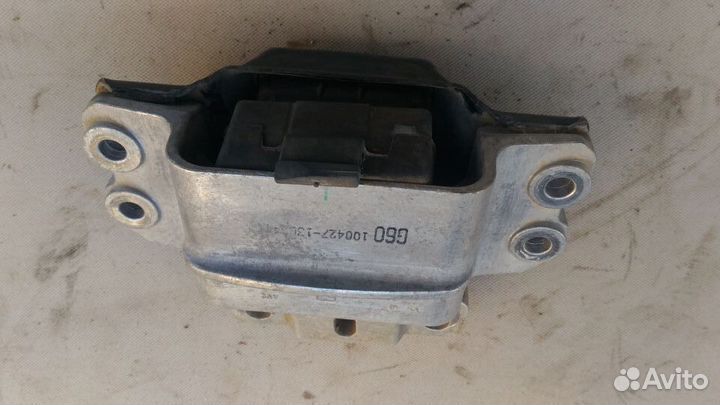 Опора кпп левая для VW Passat (B6) 2005-2010