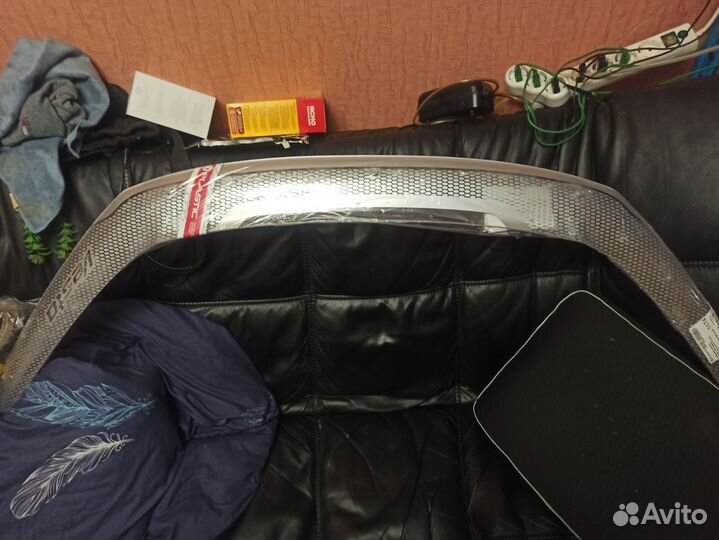 Спойлер на капот, мухобойка