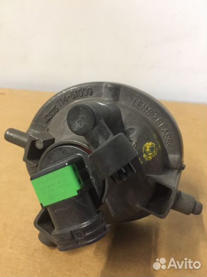 Фара противотуманная правая Мазда