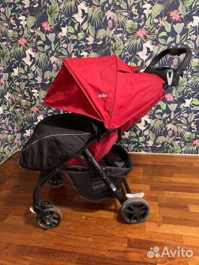 Прогулочная коляска joie muze красная