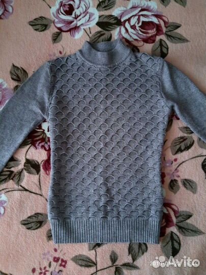 Свитер