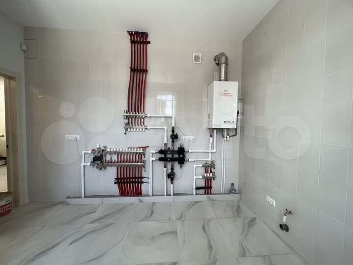 Дом 180 м² на участке 5 сот.