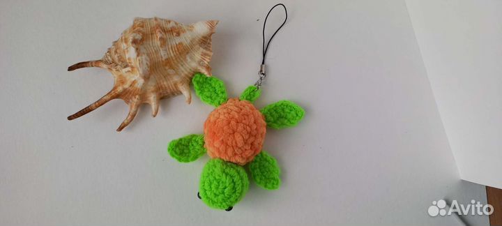 Вязаные брелки игрушки