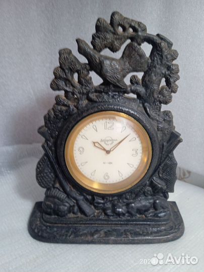 Настольные часы 