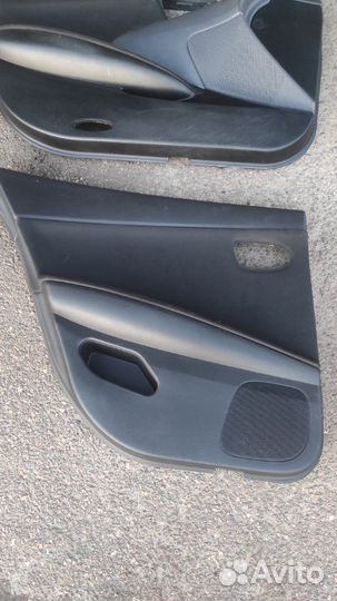 Обшивка боковой двери Nissan Primera P 12