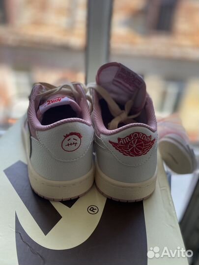 Nike Air Jordan 1 low x travis scott og shy pink