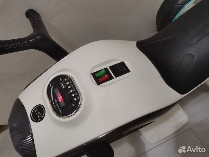 Детский электромобиль