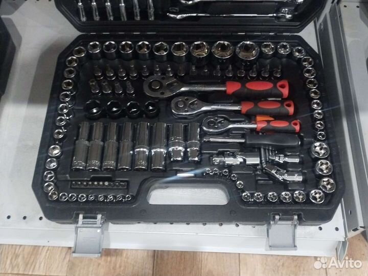 Набор инструментов 151 предмета