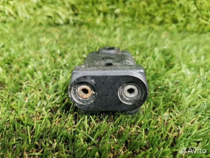 Тормозной распределитель Subaru Forester SG SG5