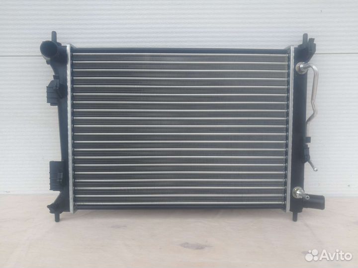 Радиатор охлаждения Солярис 1 Рио 3