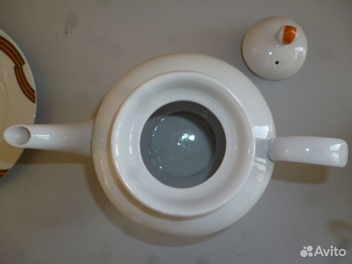 Фарфоровый чайный сервиз 65 лет Победы