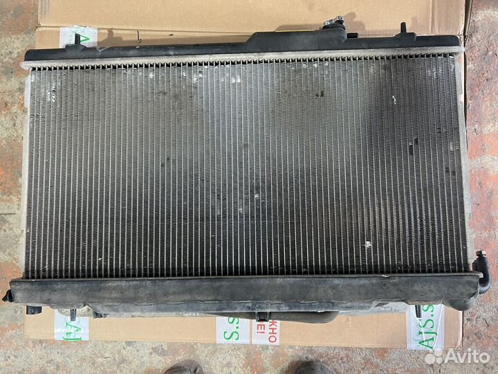 Радиатор охлаждения субару импреза
