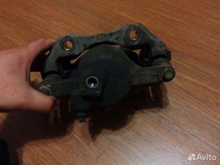 Супорта правый volkswagen polo 5