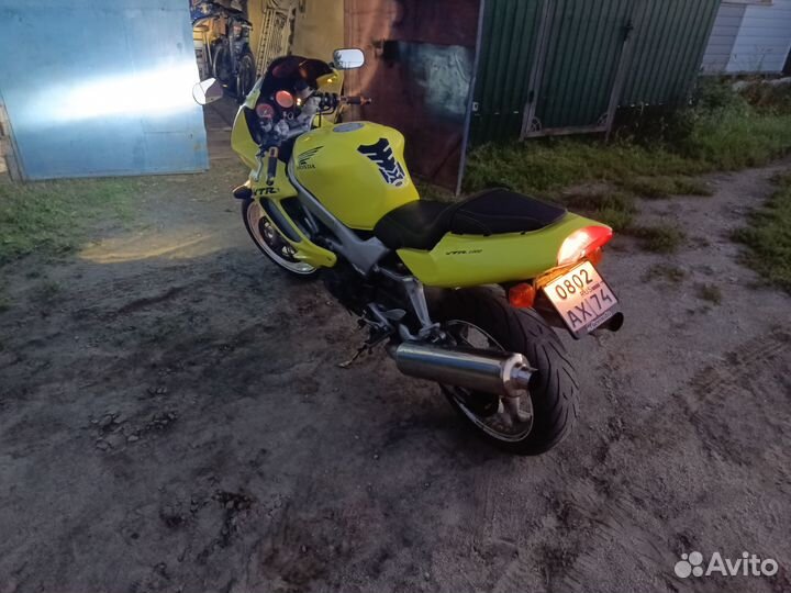 Продам honda VTR1000F