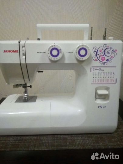 Швейная машина Janome