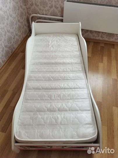 Кровать детская с матрасом
