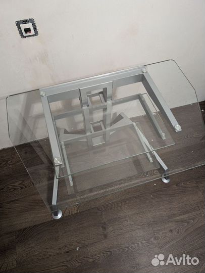 Столик для телевизора