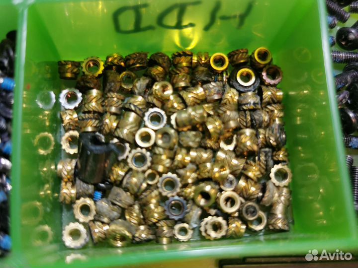 Бонки и гайки для поддонов ноутбуков