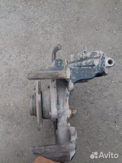 Поворотный кулак гольф6 передний правый