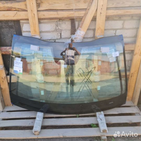 Лобовое стекло