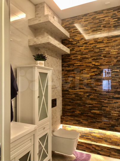 2-к. квартира, 70,4 м², 2/4 эт.