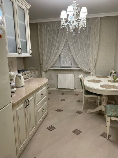 3-к. квартира, 90,5 м², 2/4 эт.