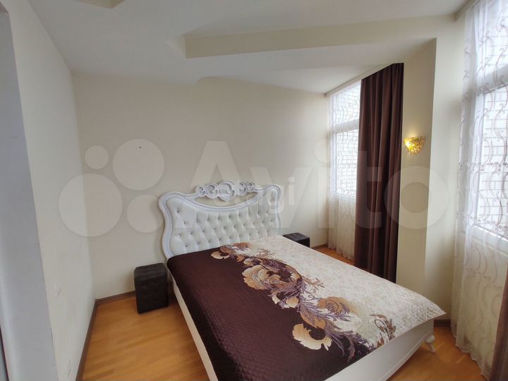 2-к. квартира, 70 м², 3/5 эт.