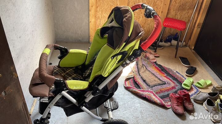 Прогулочная коляска