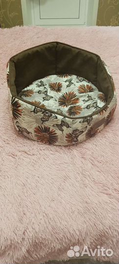 Лежанка для кошек новая