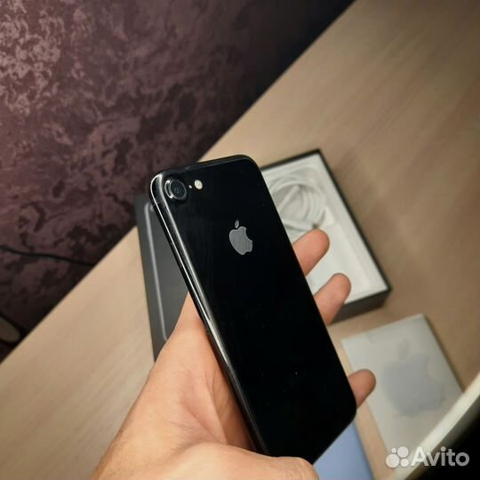 iPhone 7, 32 ГБ