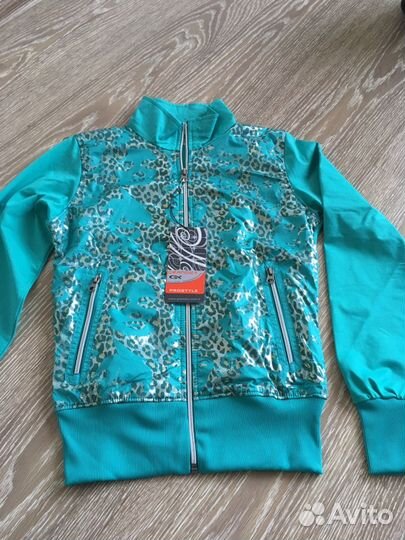 Спортивный костюм новый