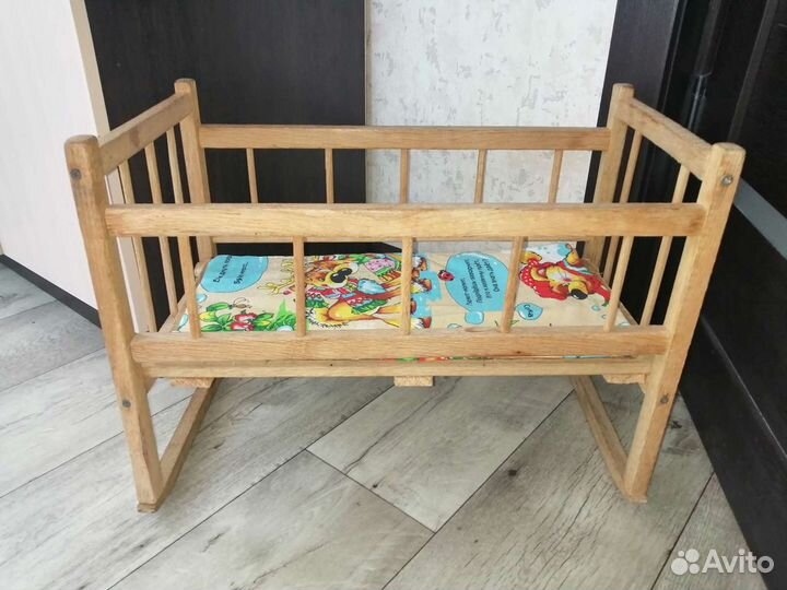 Кроватка для кукол, дерево