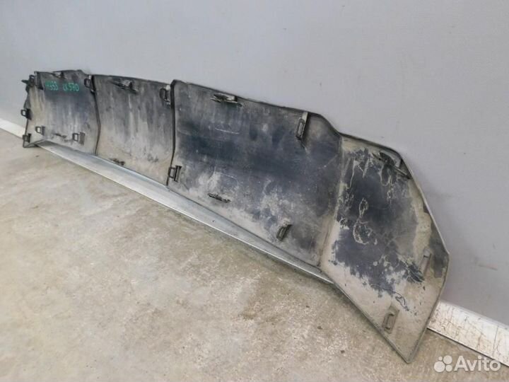 Накладка переднего бампера Lexus LX570