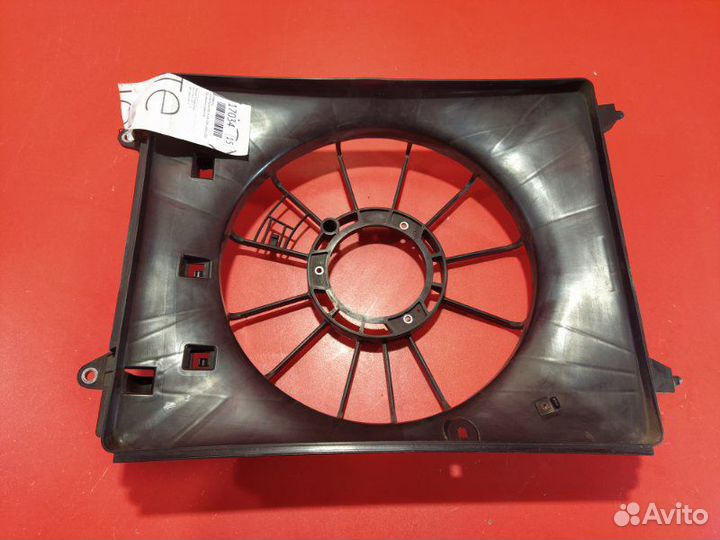 Диффузор радиатора правый Honda Elysion RR1 K24A