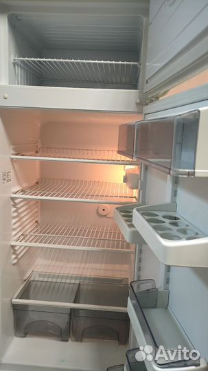 Холодильник рабочий