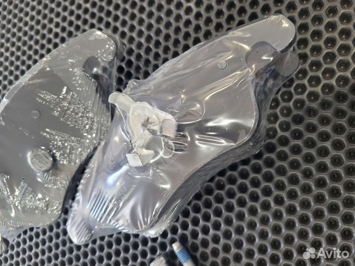 Колодки тормозные w204 w212