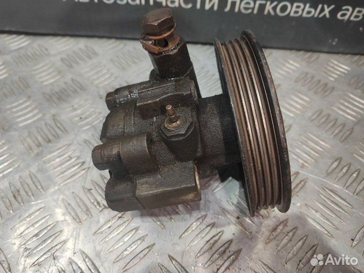 Насос гидроусилителя руля Kia Spectra седан S6D