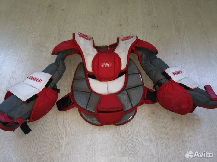 Нагрудник вратарский