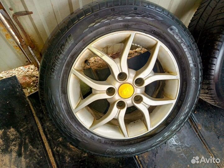 Продам летнюю резину с дисками