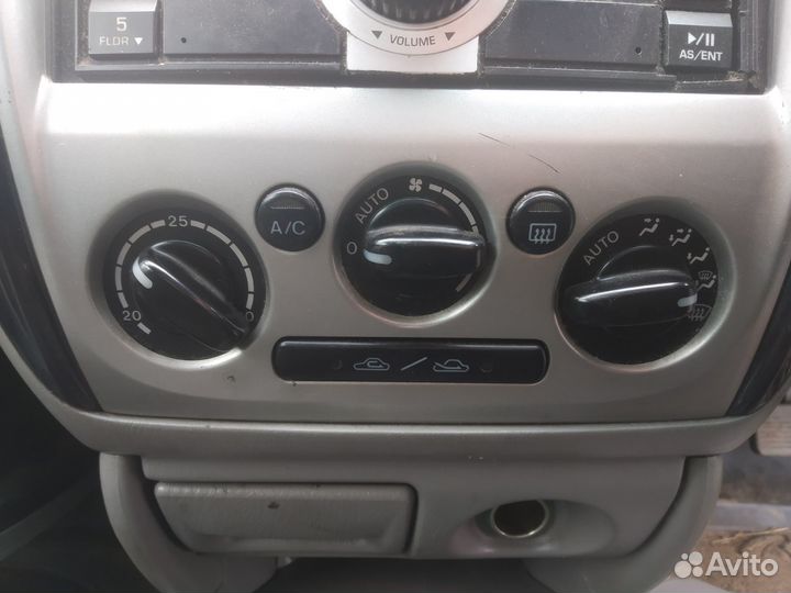 Блок управления печкой Мазда Фамилия