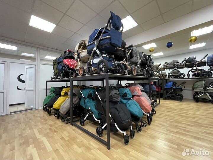 Прогулочная коляска новая