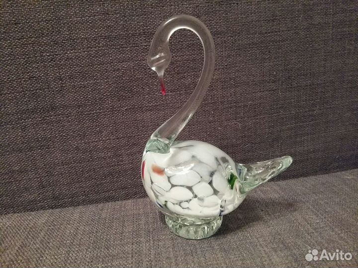 Лебеди из цветного гутного стекла винтаж