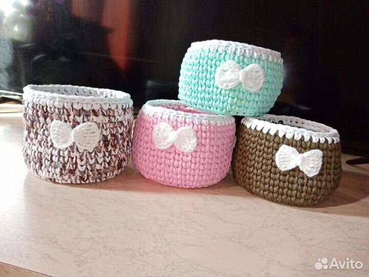 Вязаные корзинки ручной работы
