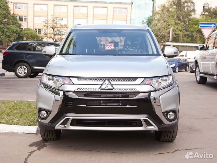 Mitsubishi Outlander 2.0 CVT, 2022