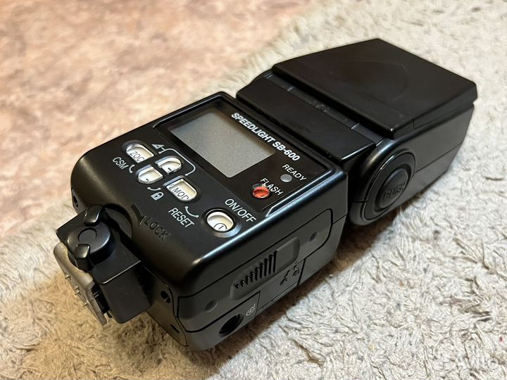 Вспышка Nikon Speedlight SB-600