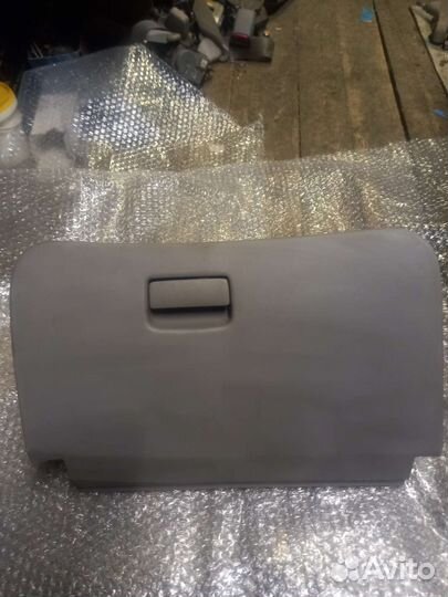 Nissan almera n16- крышка бардачка
