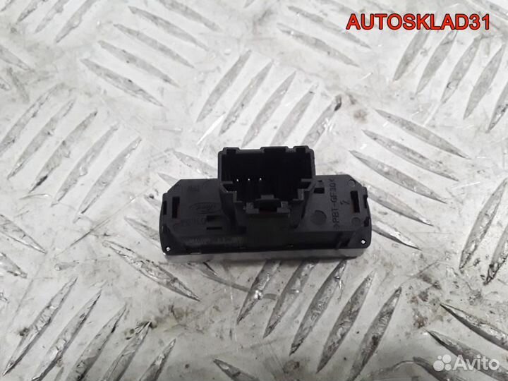 Кнопка аварийной сигнализации Ford S-MAX